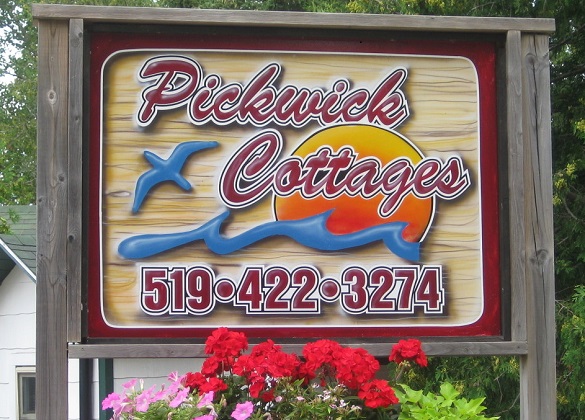 Pickwick Cottages